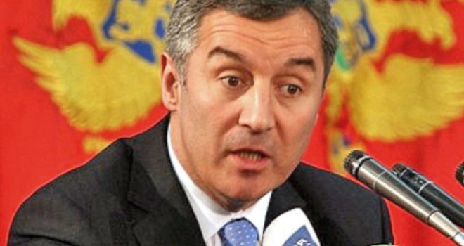 Đukanović poručio Srbima: Ne otimamo mi imovinu SPC, nego vraćamo imovinu Crne Gore! Nećemo povući Zakon!