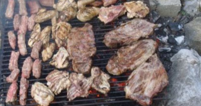 Ostalo vam je mesa od roštilja? Evo poslije koliko dana više nije za jelo, ma koliko vam žao bilo da ga bacite