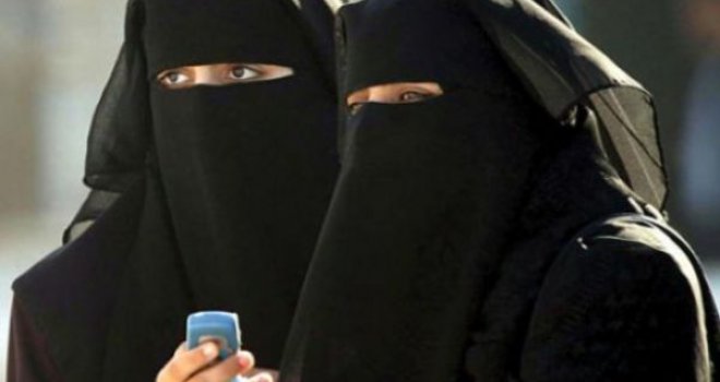 Stranka Angele Merkel za zabranu burke: Muslimanska pokrivala suprotna njemačkim vrijednostima
