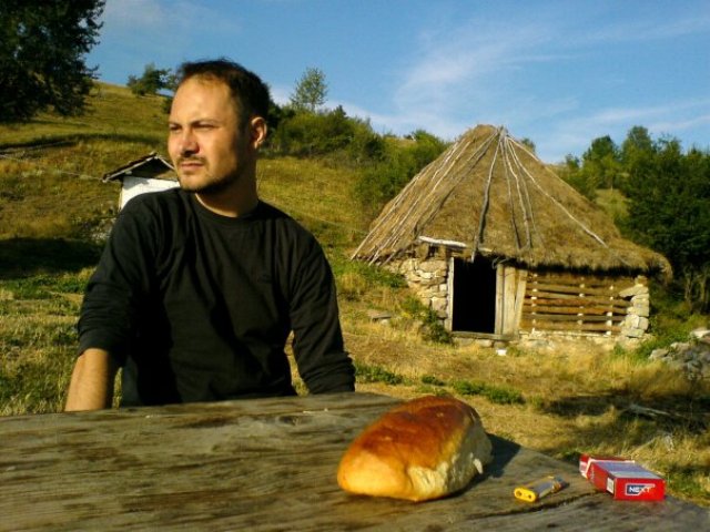 Selo bez žena/Srđan &Scaron;arenac