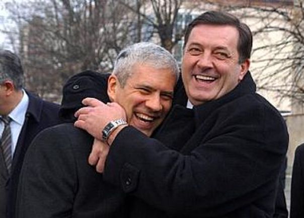 dodik tadic zagrljaj dodik tadic zagrljaj