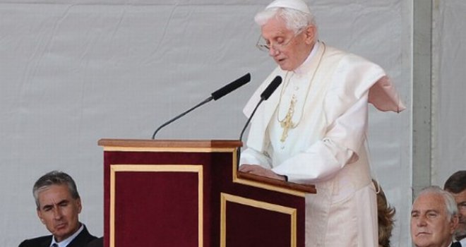 Preminuo bivši papa Benedikt XVI u 95. godini 