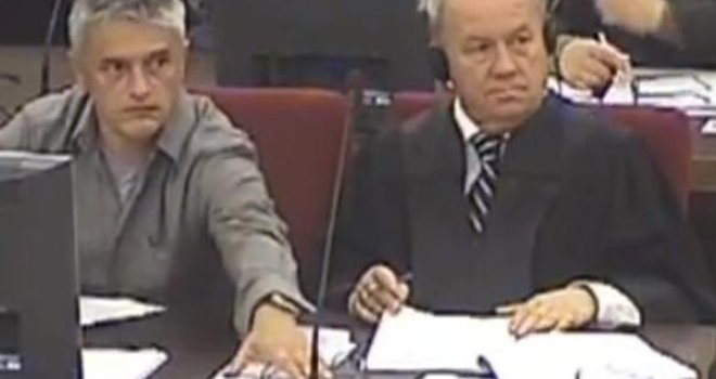 Turković napao policajca zbog zastave s ljiljanima: Ukrao makaze od frizerke?