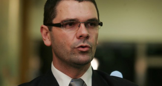 Zašto je zbog slijepih vođa SDS-a i SNSD-a danas Rudo pust grad bez đaka pravaka!