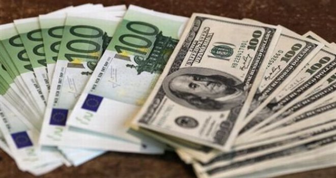 Dolar jača, euro slabi: Očekuje se drastičan skok kamata