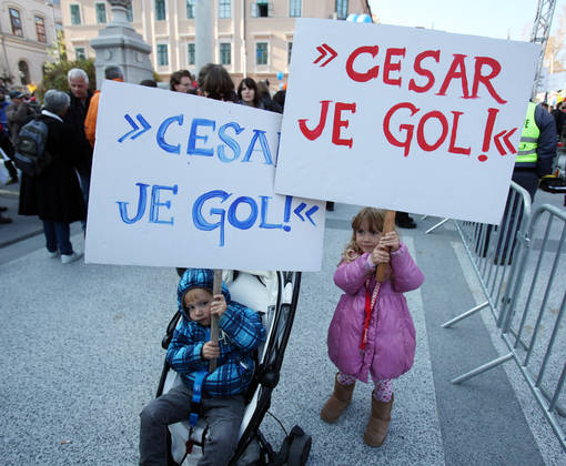 Protesti u Ljubljani, FOTO: Delo Protesti u Ljubljani, FOTO: Delo
