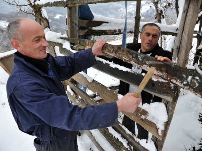 Muhamed i Jovan u ratu su pucali jedan na drugog, a danas su nerazdvojni drugovi Muhamed i Jovan u ratu su pucali jedan na drugog, a danas su nerazdvojni drugovi