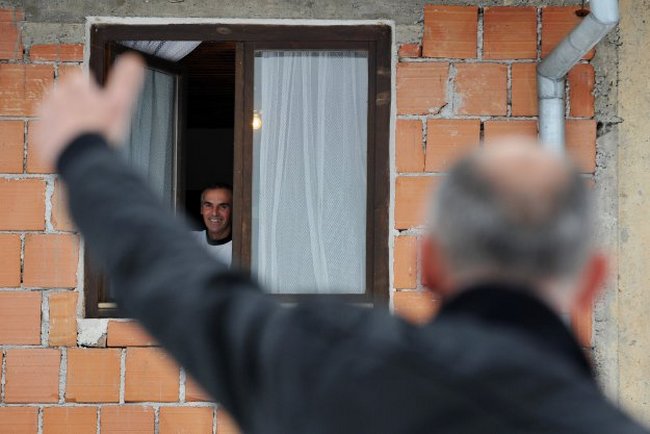 Muhamed i Jovan u ratu su pucali jedan na drugog, a danas su nerazdvojni drugovi Muhamed i Jovan u ratu su pucali jedan na drugog, a danas su nerazdvojni drugovi