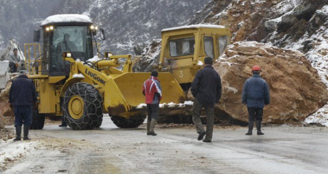 Kiša i odroni na bh. cestama: Ovim putevima danas nemojte voziti