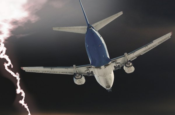 avion naslovna avion naslovna