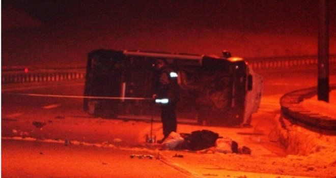Teška saobraćajna nesreća na Bradini: Dvije osobe poginule, četiri povrijeđene