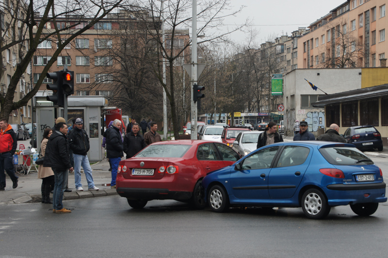 Saobraćajna nesreća na Grbavici, foto: DEPO Portal