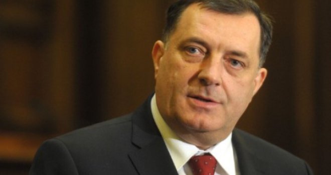 Dodik otišao korak dalje, optužio Schmidta da ide ka tome da 'razbije BiH'