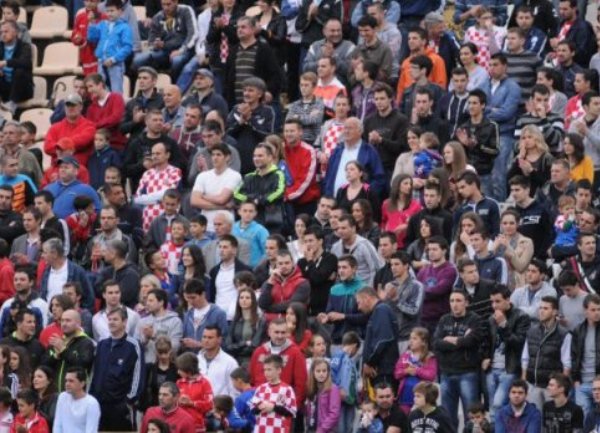 Hrvatska reprezentacija na stadionu Zrinjskog