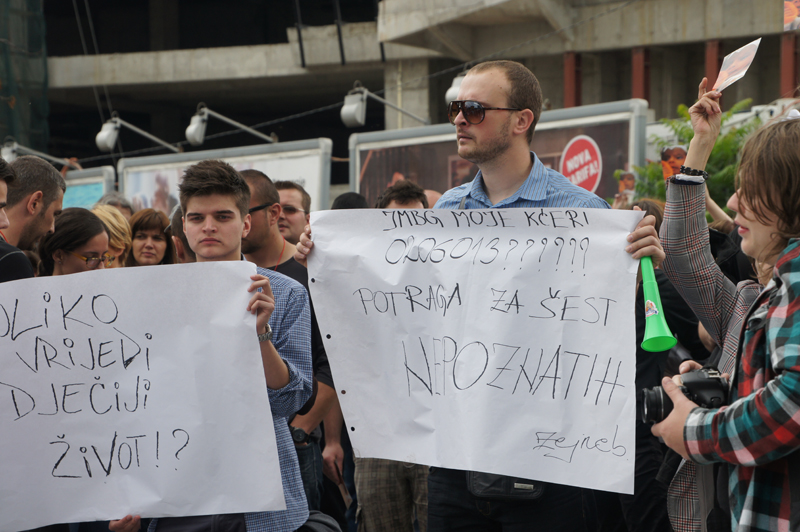 Protesti ispred Parlamenta BiH zbog JMB-a/ Foto: DEPO PORTAL
