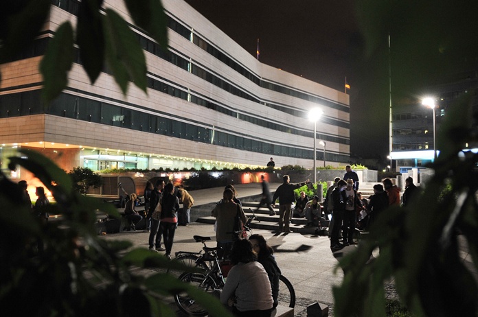 protesti ispred parlamenta jmbg