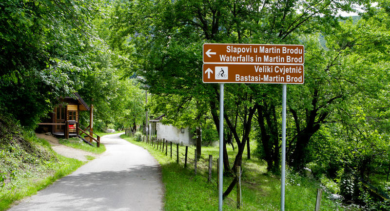 Apsurdi na granici BiH i Hrvatske - kuće u Bosni, njive u Hrvatskoj/ Foto: Anadolija