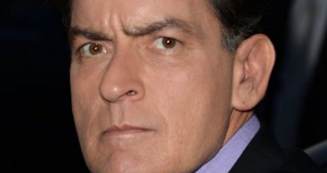 Charlie Sheen razbjesnio sve ružnom objavom nakon smrti glumačke dive