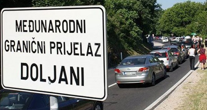 Na graničnim prelazima Ivanica, Doljani i Izačić čeka se oko sat vremena