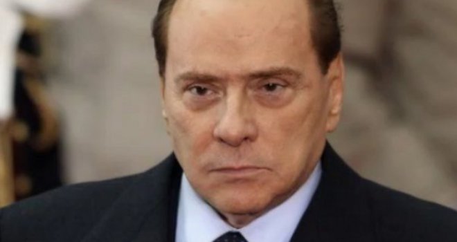 Silvio Berlusconi boluje od leukemije