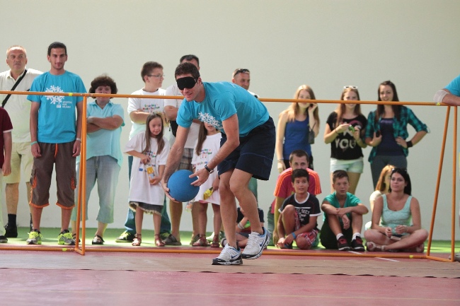 Džeko, Pjanić i Begović odigrali goalball sa bh. mališanima