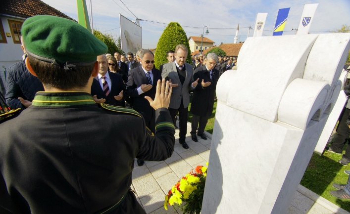 Obilježena 10. godišnjica smrti Alije Izetbegovića/ Foto: Anadolija