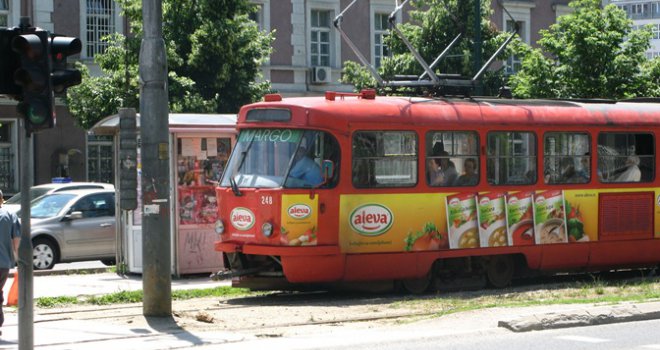 Na Baščaršiji se sudarila četiri auta, tramvaji voze samo do Skenderije
