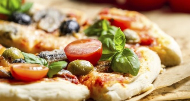 Gotovo za samo PET minuta: Trik za preukusno pizza-tijesto bez dizanja