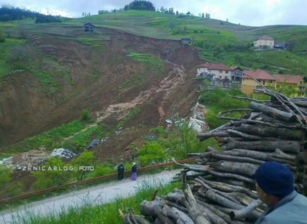 Klizi&scaron;te progutalo selo &Scaron;erići