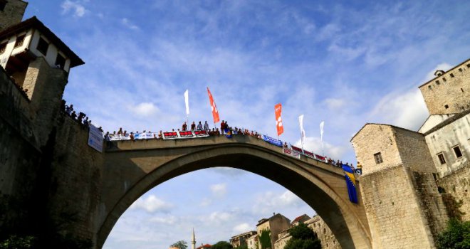 Prestižno takmičenje 'Red Bull cliff diving' danas na Starom mostu u Mostaru