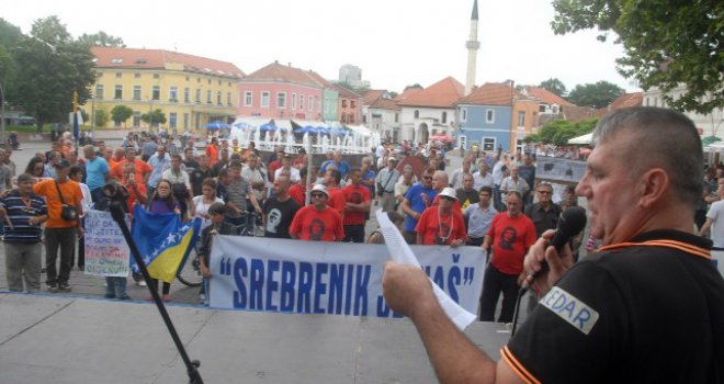 Stotine radnika traži ispunjavanje februarskih zahtjeva