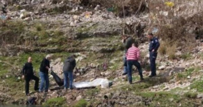 Iz Drine izvučen leš, poznat identitet muškarca: Duže vrijeme bio u vodi, u džepovima pronađeni...