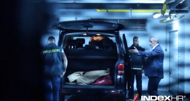 Pogledajte kako je policija nemoćnog Bandića odvela u pritvor