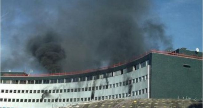 Veliki požar zahvatio sjedište Francuskog radija u Parizu, svi zaposlenici evakuisani