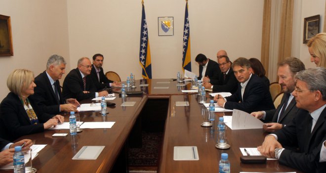 SDA, DF i HDZ sve dogovorili, potpis večeras ili ujutro