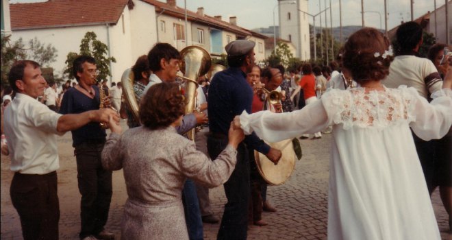 Romi iz BiH se moraju odreći tradicije: Za kupovinu mladenke mogu doživotno u zatvor