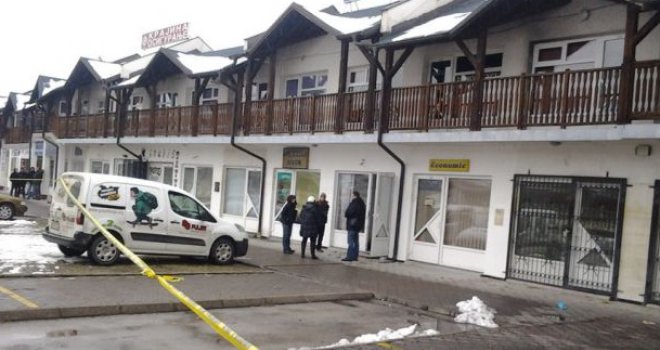 Radnika osiguranja 'Džungle' starac više puta ubo nožem