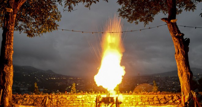 Top sa Žute tabije puca posljednji put, Bajram je svuda u zraku: Ovako se priprema Sarajevo