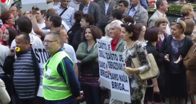 Novi Zakon o javnim okupljanjima u TK-u: Demonstrantima ograničen pristup Vladi i Skupštini