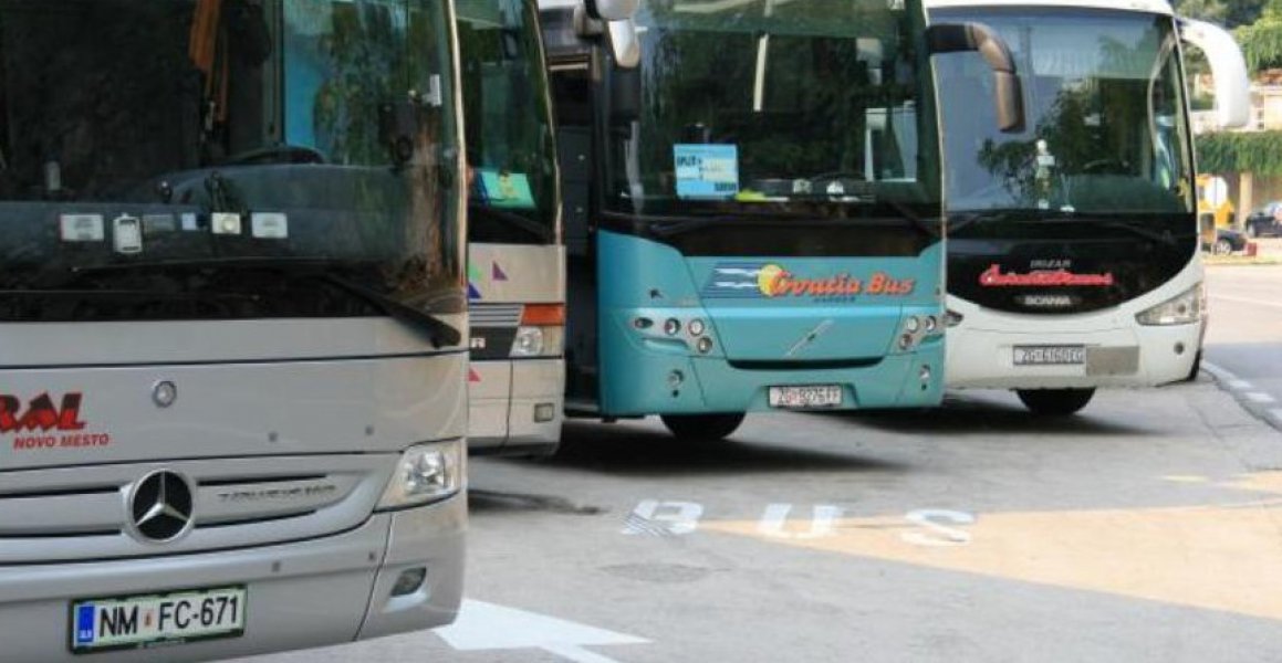 autobusi-neum-turisti