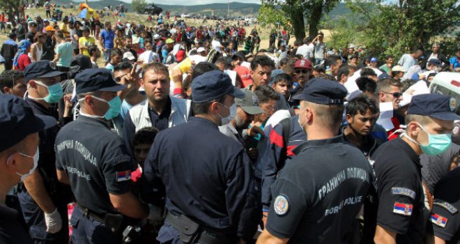 Mađarska zatvorila granicu sa Srbijom: Šta će se sada desiti s desetinama hiljada izbjeglica?