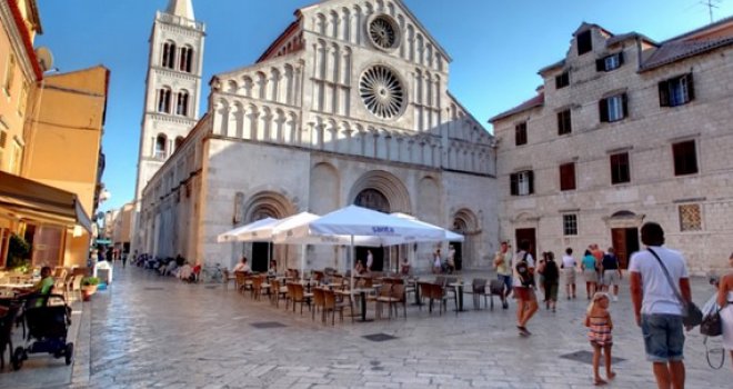 Gorka ispovijest turistkinje sa hrvatske obale: 'Za strance obična haljina za plažu čak 180 KM, a za domaće...'