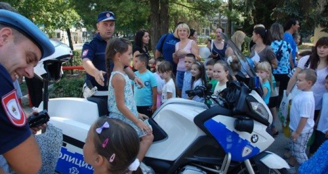 Dobro došli u školsku godinu 2015. u RS-u: Bošnjačka djeca u edukativnim centrima...