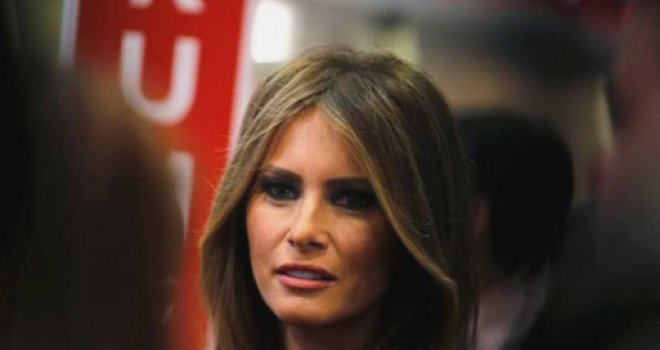 Melania zbog izazovnog stajlinga na meti kritičara: Je li pretjerala s izborom haljine?