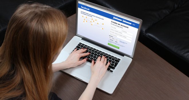 Pripazite na ovih 10 znakova: Evo kako prepoznati ovisnika o Facebooku