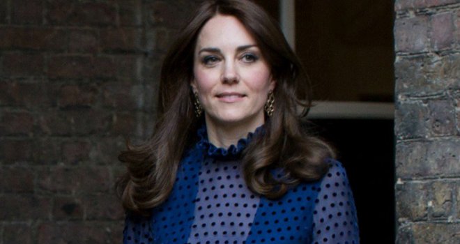 Lažnim dekolteom Kate Middleton iznenadila Britance