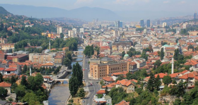 Ulazimo u kritičnu fazu pred lokalne izbore, šest stranaka vodi ljutu bitku: Ko ima najveću podršku u Sarajevu?