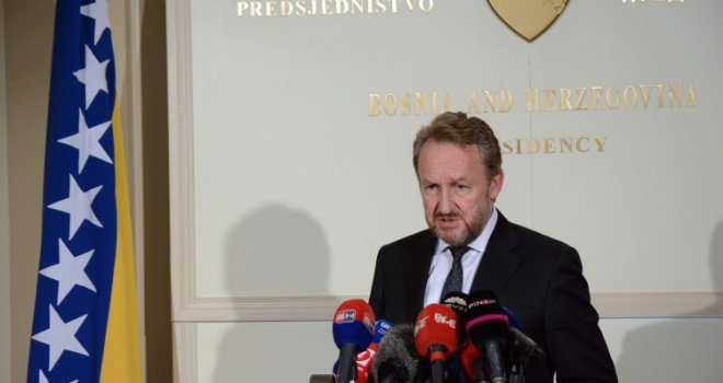 Izetbegović: Srbi nisu spremni slaviti ovaj praznik i niko nikoga ni na šta neće tjerati