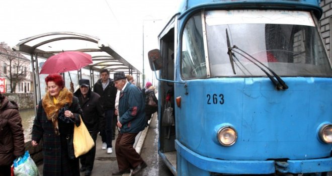 Zavirite u unutrašnjost vozila: Ovako izgleda GRAS-ov tramvaj nakon pranja