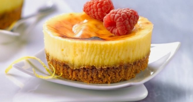 Da, moguće je: Ukusan mini cheesecake gotov za samo pet  minuta!